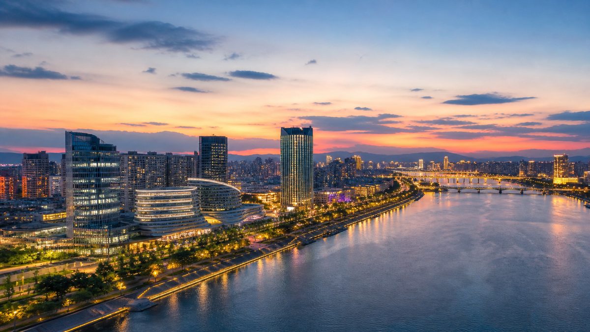 做企业官网，用模板站还是定制开发？算完这笔账你就懂了